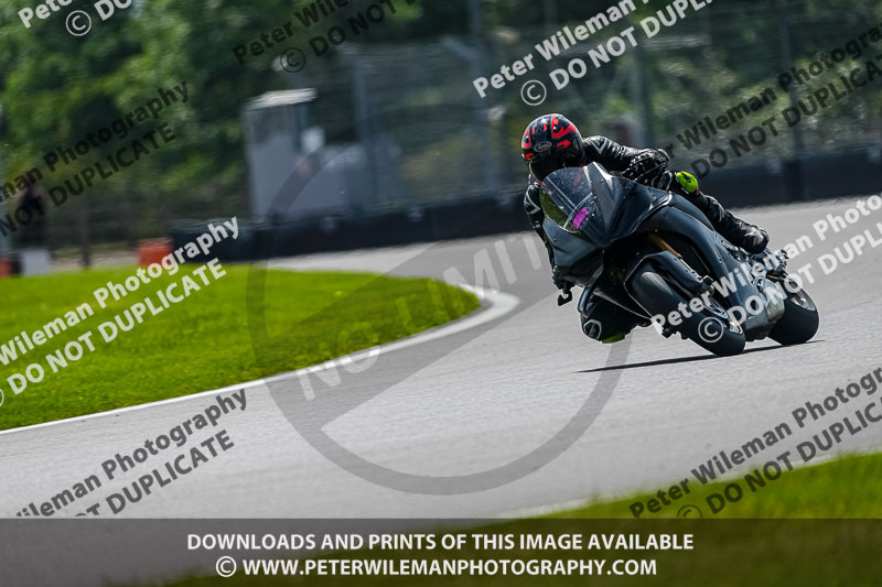donington no limits trackday;donington park photographs;donington trackday photographs;no limits trackdays;peter wileman photography;trackday digital images;trackday photos